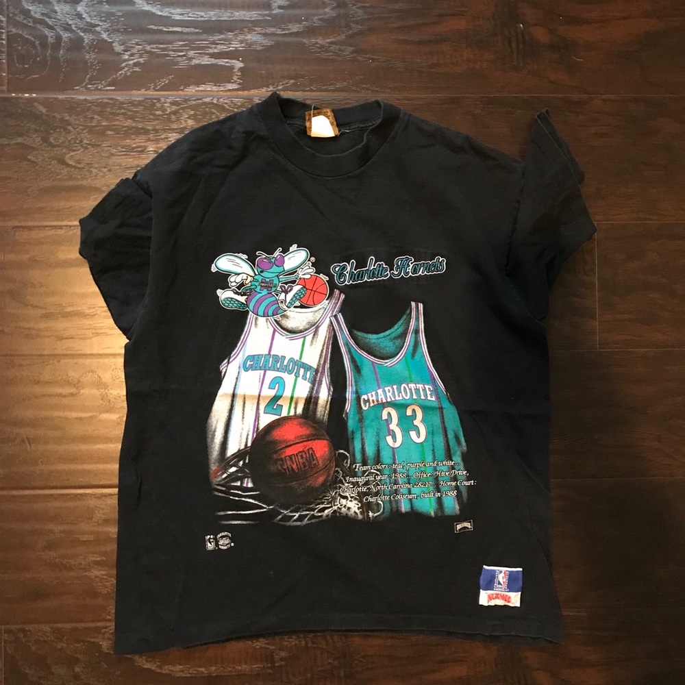 Authentic Vintage Charlotte Hornets t-shirt